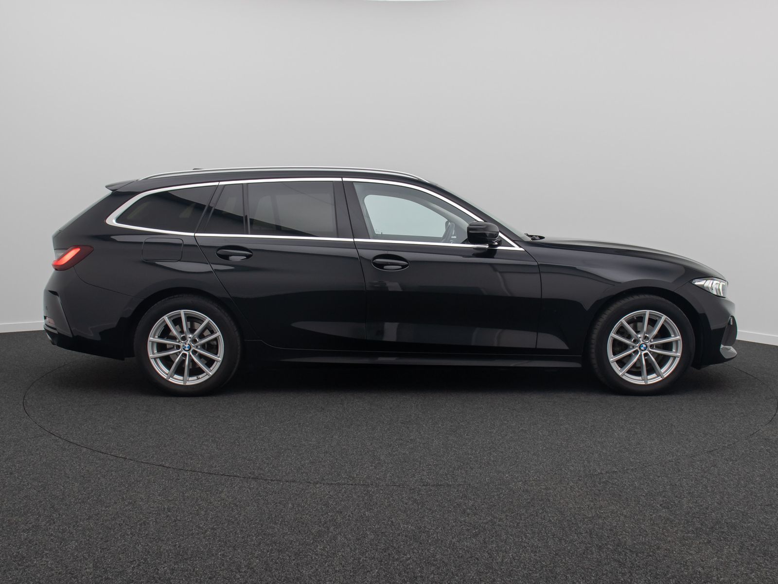 Fahrzeugabbildung BMW 318d GeschwindigReg DAB CockpitPlus Sportsitz