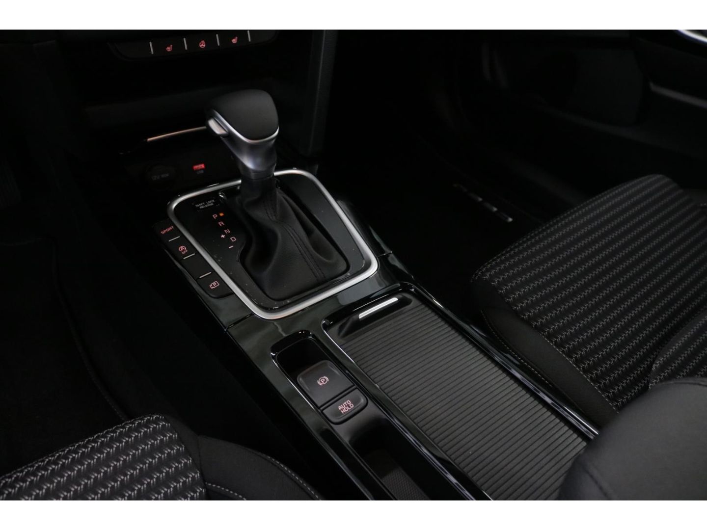 Fahrzeugabbildung Kia Ceed_sw Spirit 1.5 Alu JBL Sound Navi ACC LED