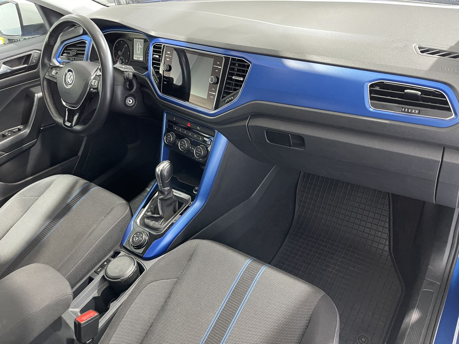 Fahrzeugabbildung Volkswagen T-Roc Style 2.0 TDI*4Motion*LED*Navi*ACC*PDC*