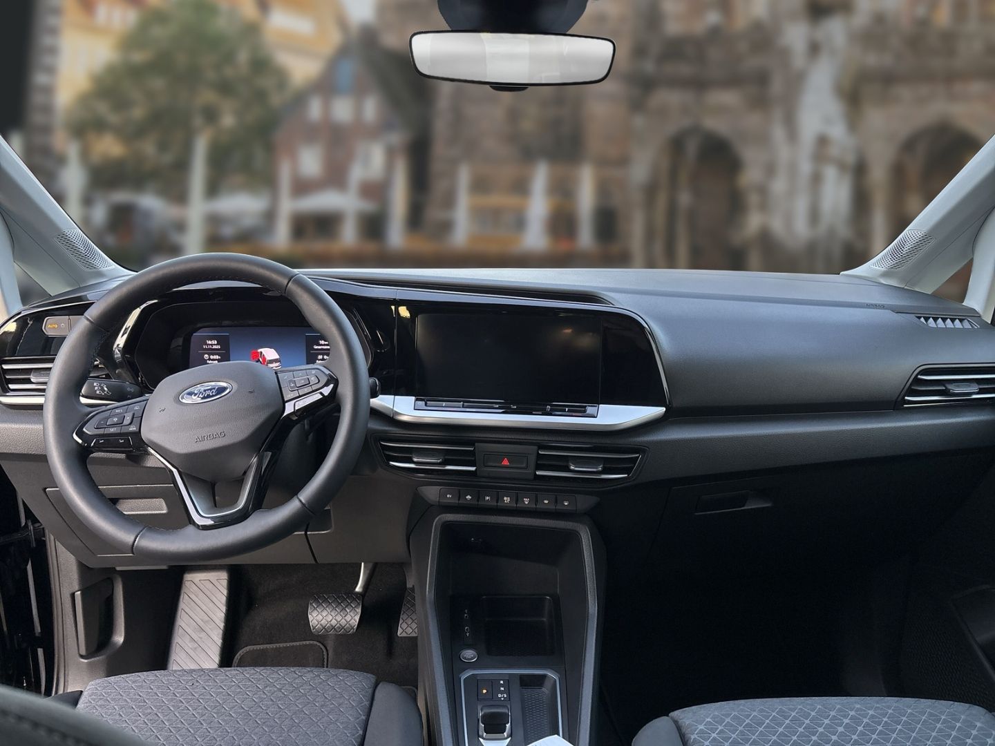 Ford Grand Tourneo - Bild 9