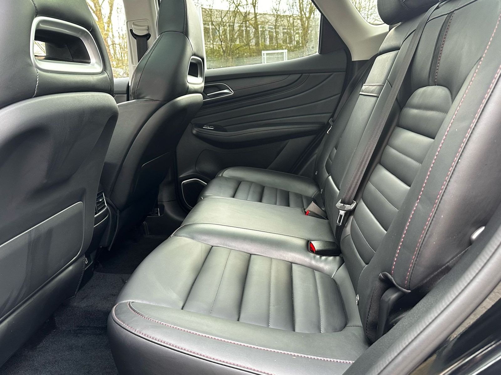 Fahrzeugabbildung MG EHS Luxury PANO+LEDER+NAVI+SHZ+KAMERA+ACC+360°+