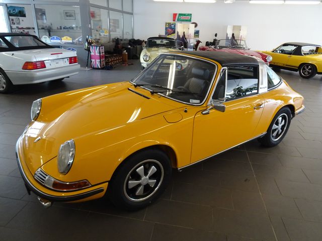 Porsche 911 T Targa 2,4 Ölklappe