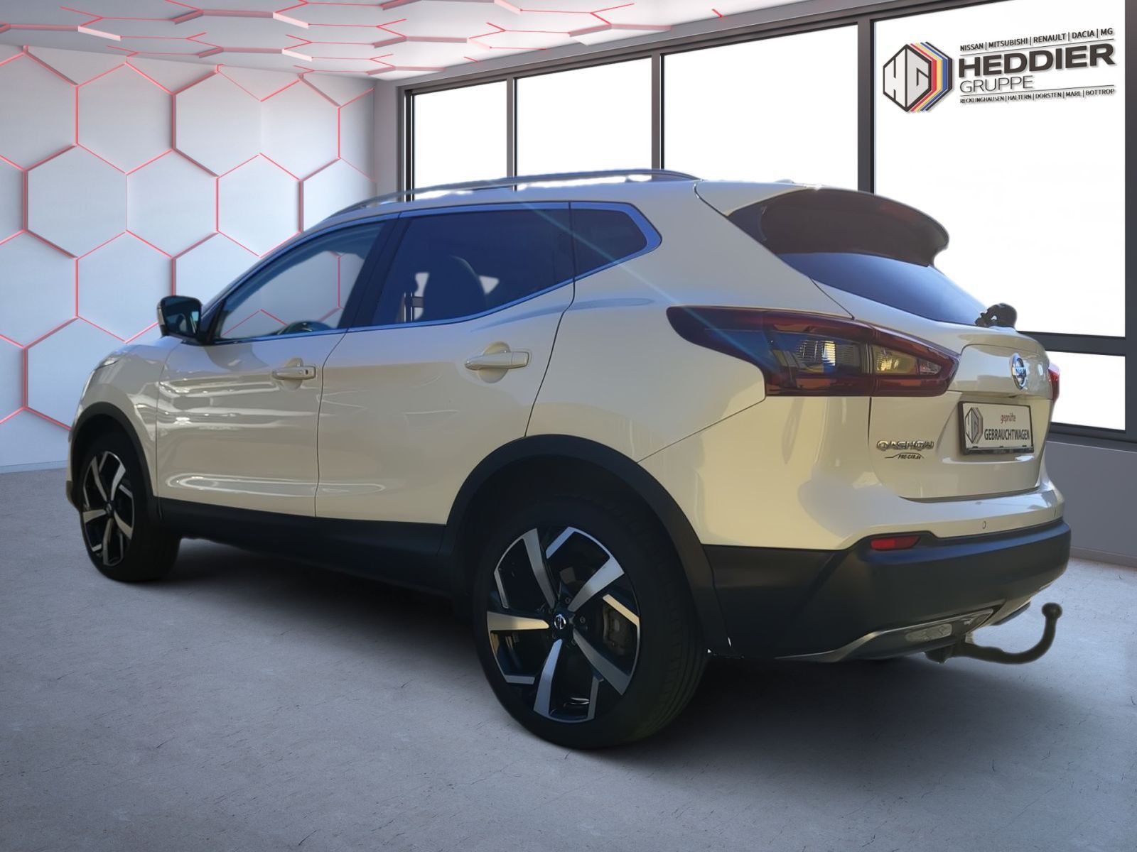 Fahrzeugabbildung Nissan Qashqai 1.3 DIG-T Akari*NAVI*360°KAMERA*SHZ*PDC