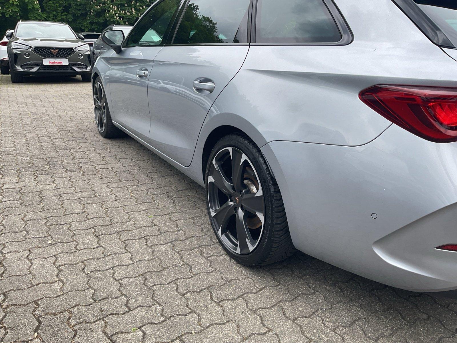 Cupra Leon Sportstourer 2.0 TSI 4Drive VZ DSG LED
