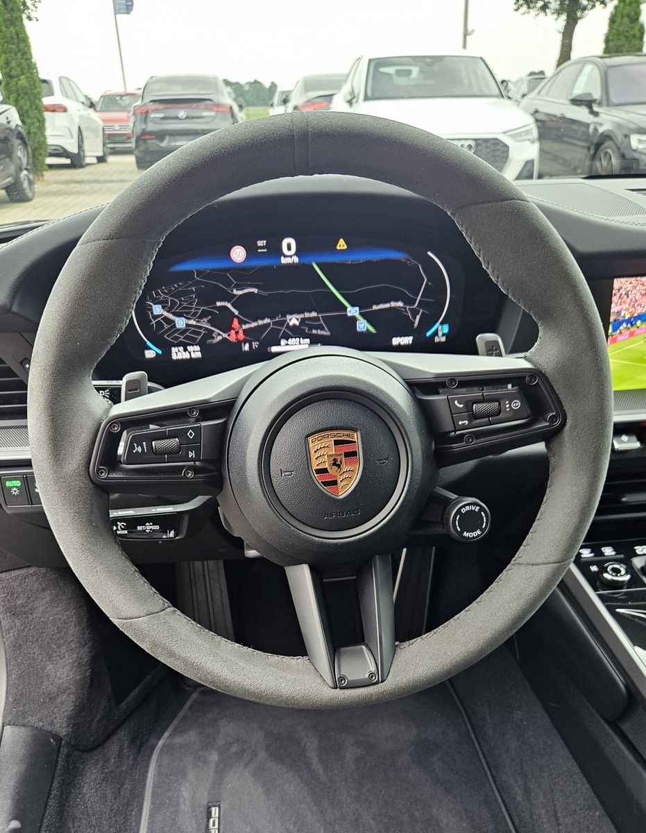 Fahrzeugabbildung Porsche 992 Carrera S GLASDACH+SPORTDESIGN+HD-MATRIX+21"