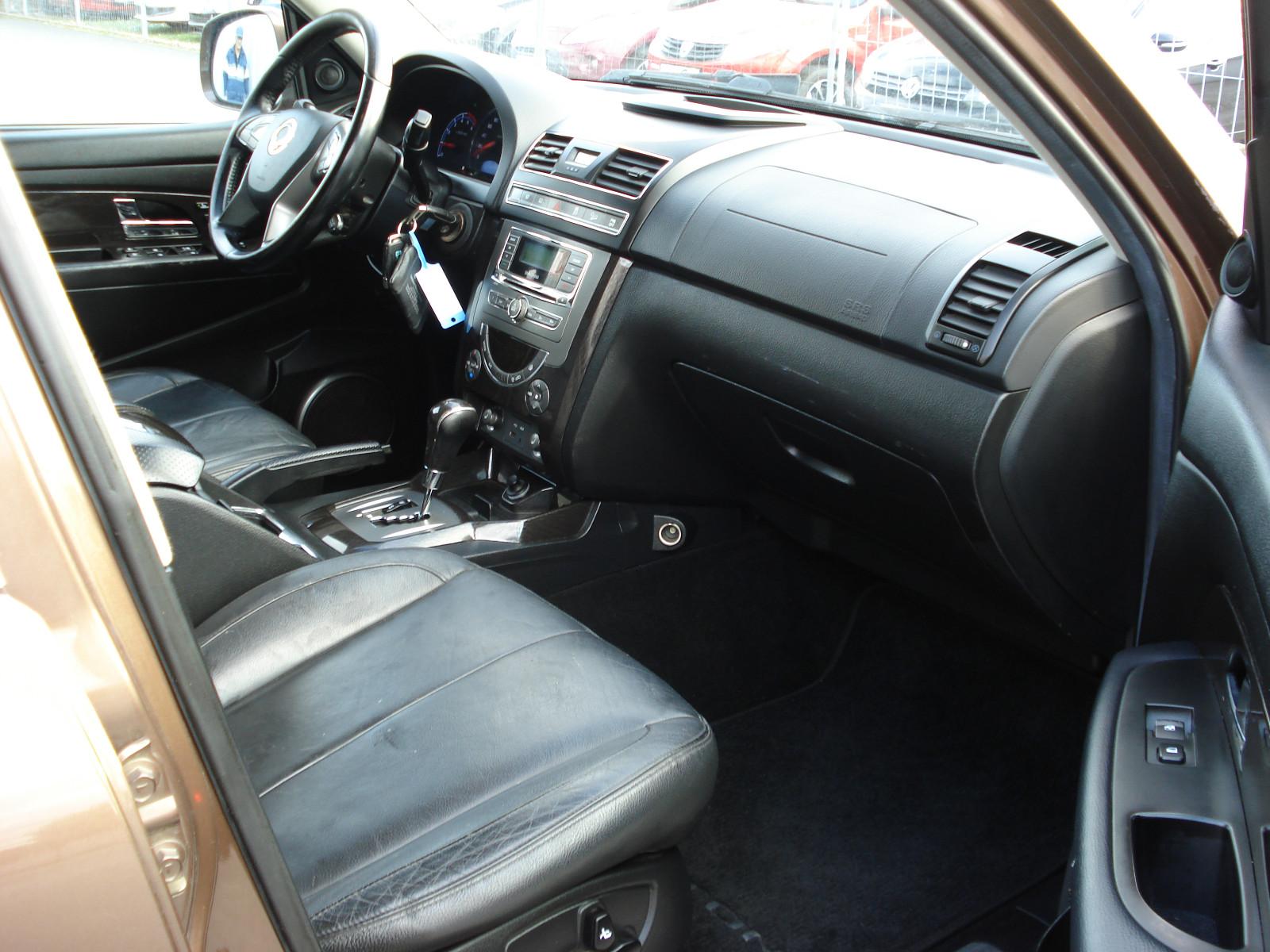 SsangYong Rexton 2015 — photo 8