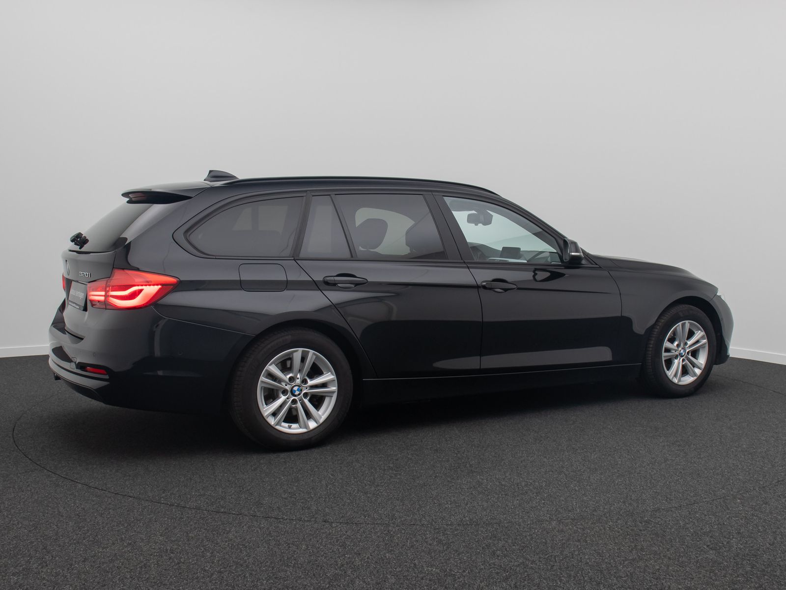 Fahrzeugabbildung BMW 320i GeschwindigReg ParkAss DAB H/K FernlichtAss