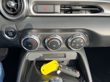 Fahrzeugabbildung Fiat 124 Spider Navi PDC Klima Top uvm.