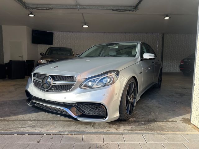 Mercedes-Benz Mercedes Benz E500 4 Matic W212 E63 AMG Paket