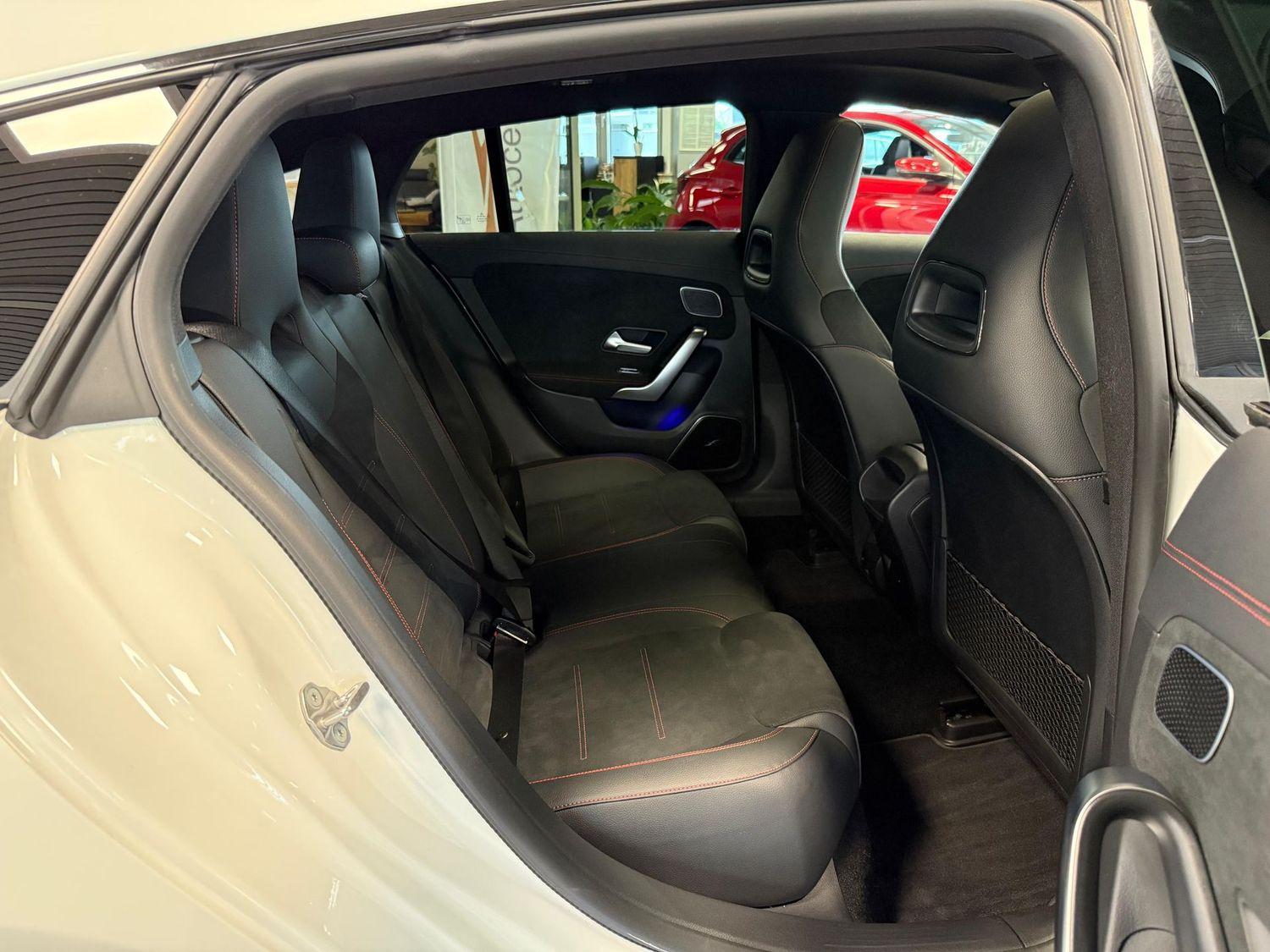 Mercedes-Benz CLA 35 AMG Shooting Brake Automatik Panorama 
