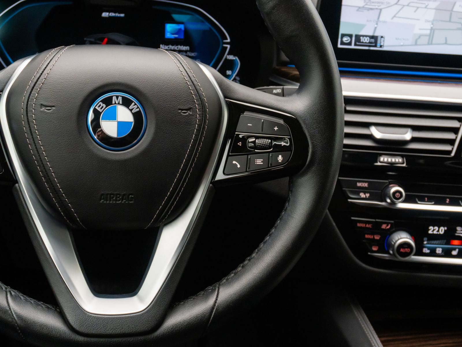 Fahrzeugabbildung BMW 530e xD Luxury Line Kamera DAB Laser HUD Belüft