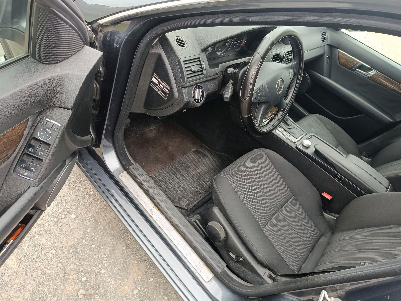 Mercedes-Benz C220 2005 — photo 9