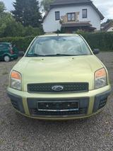 Ford Fusion Fun X - Ford Fusion mit Benzin-Antrieb