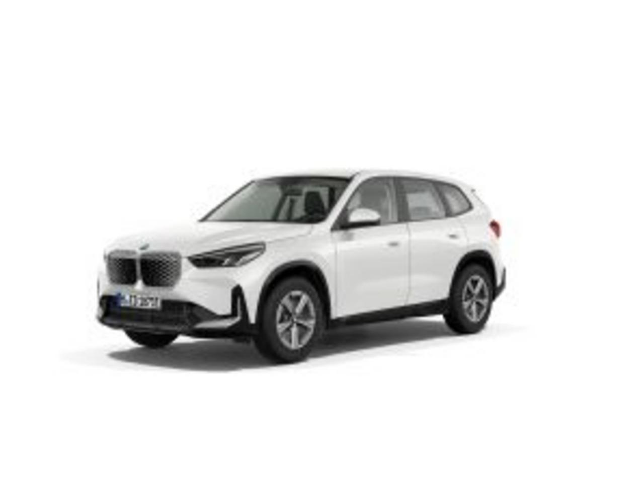 BMW iX1 xDrive30 AHK Adaptives Fahrwerk Lankradhzg.