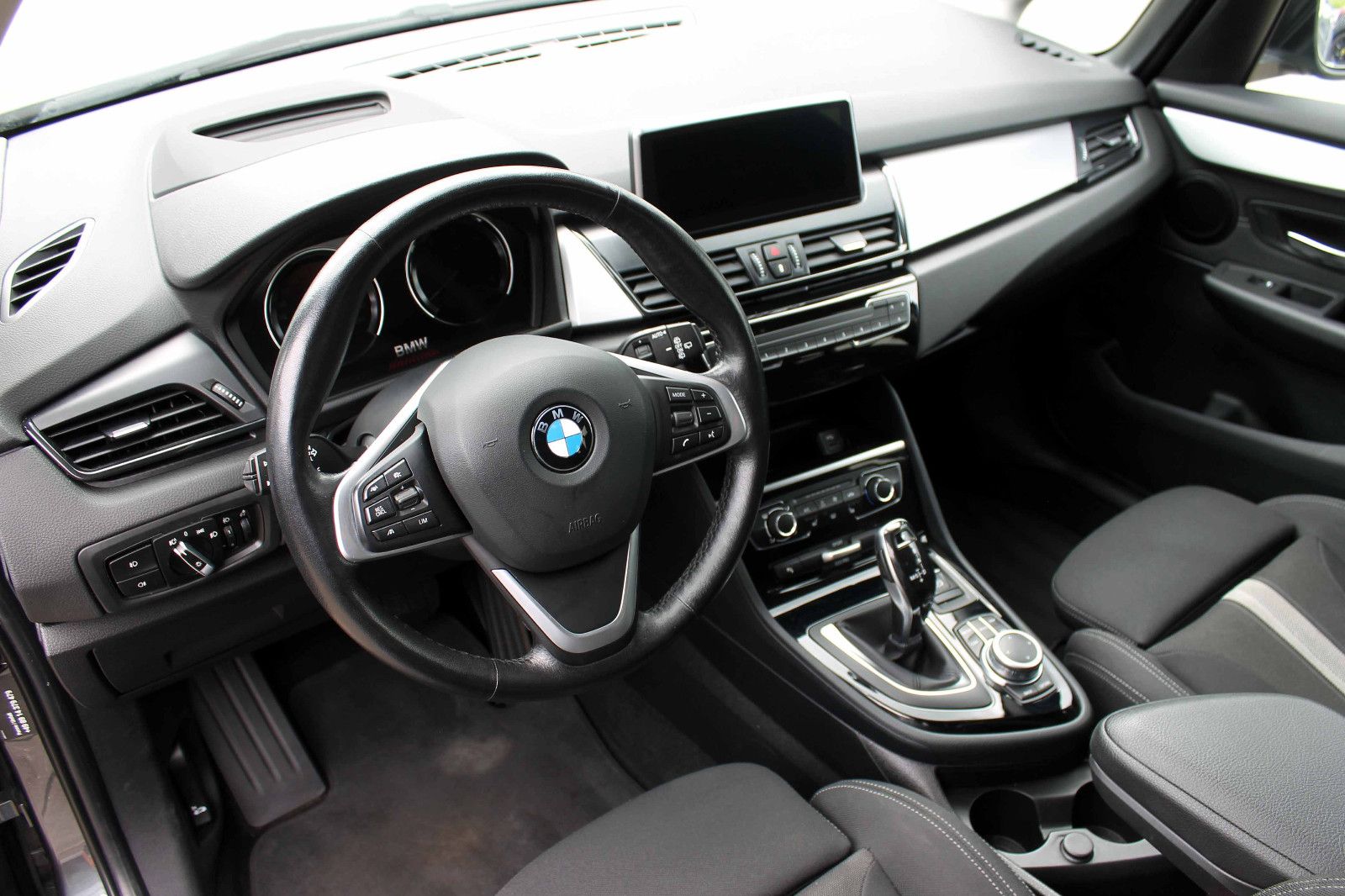 Fahrzeugabbildung BMW 216d Gran Tourer Steptr. HUD NAV ACC KAM PDC BT