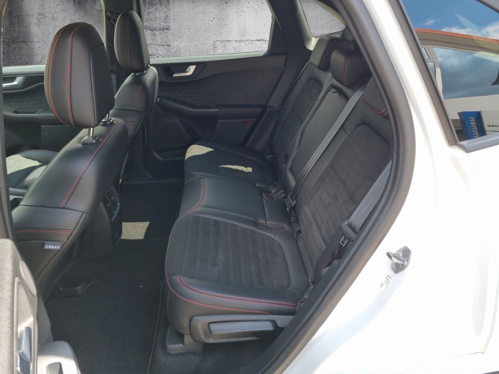 Fahrzeugabbildung Ford Kuga Plug-In Hybrid ST-Line X