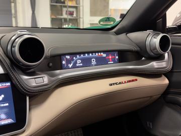 صورة مصغرة 38 لـ 2016 Ferrari GTC4LUSSO