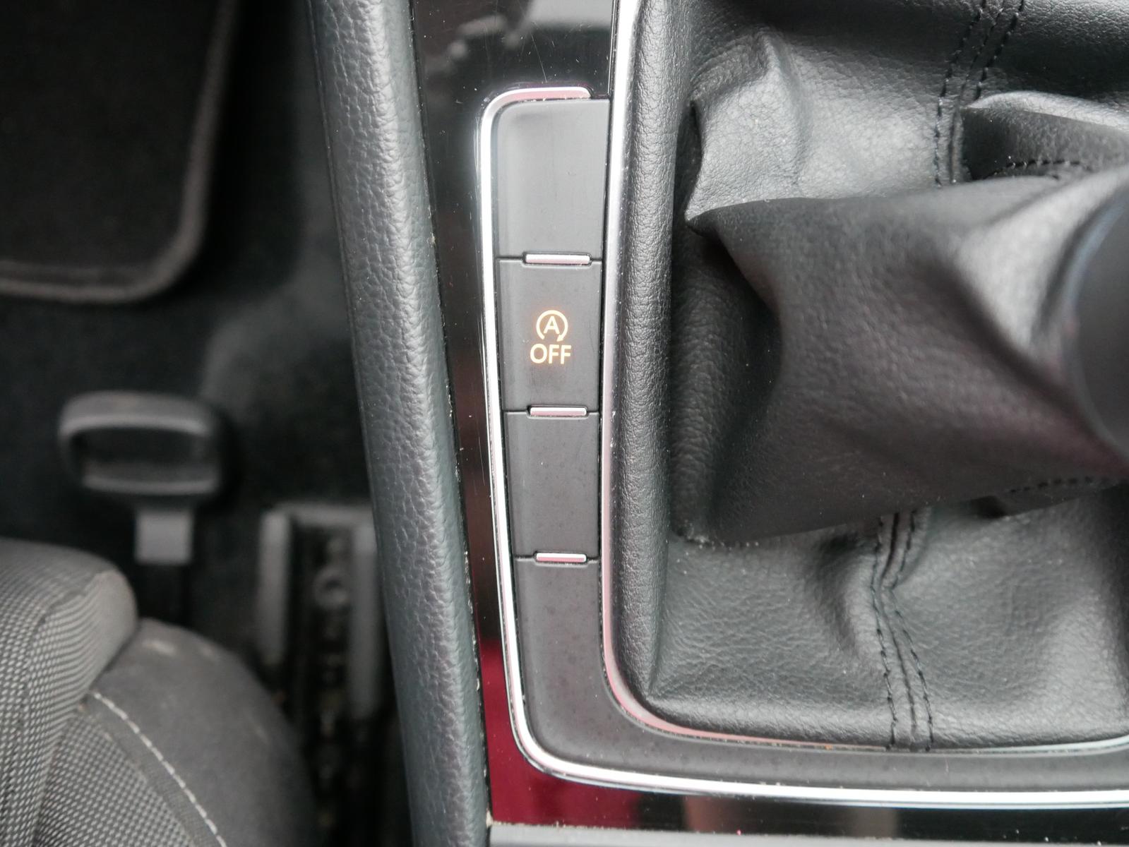 Volkswagen Golf VII 1.5 TSI Highline Navi ACC Kamera PDC