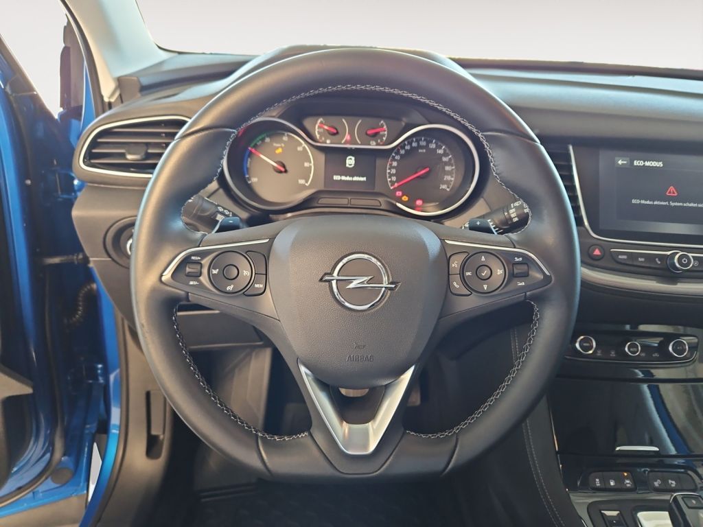 Fahrzeugabbildung Opel Grandland X Plug-in-Hybrid 1.6 DI 224 PS Ultimat