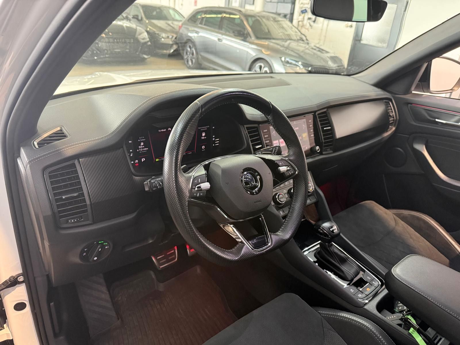 Skoda Kodiaq Sportline 4x4/AHK/NAVI/LED/Family foto 25
