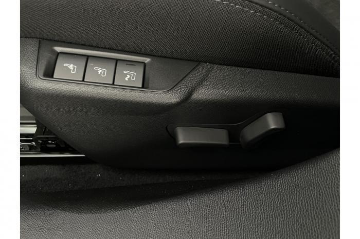 Peugeot 2008 GT (GT) 1.2 Hybrid 145 107kW (145 PS) e-...