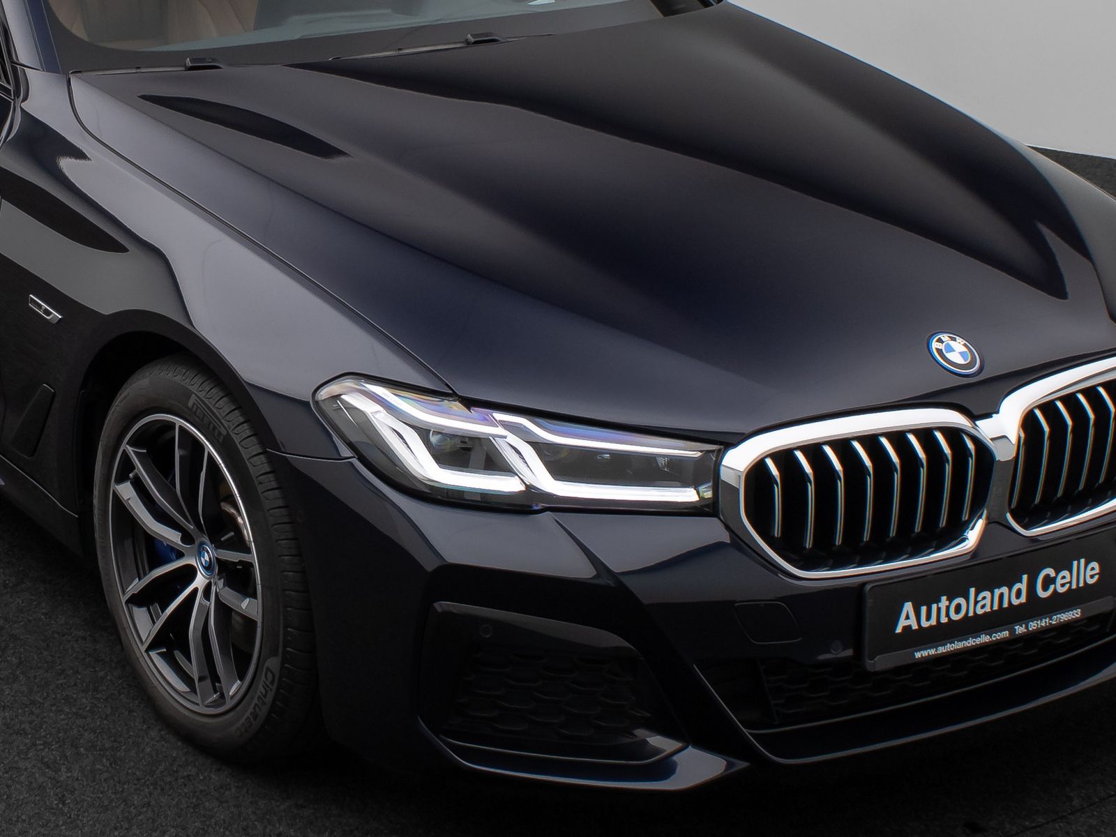 Fahrzeugabbildung BMW 530e M Sport Panorama Laser Kamera HUD DAB H/K