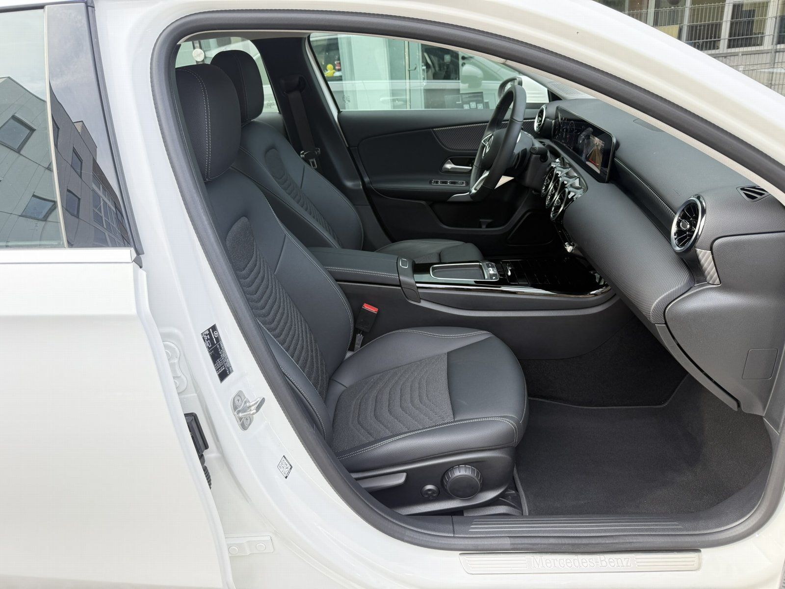 Fahrzeugabbildung Mercedes-Benz A 180 Progressive*KAMERA*LED*SPURHALTE*LENKRADHE