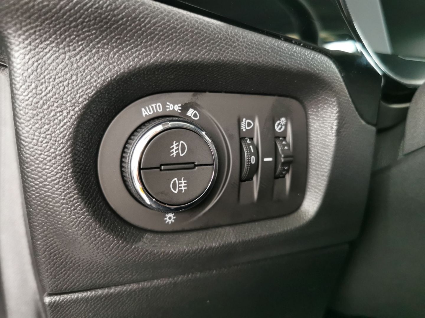 Fahrzeugabbildung Opel Corsa Edition mit Sonderzins 3,99%