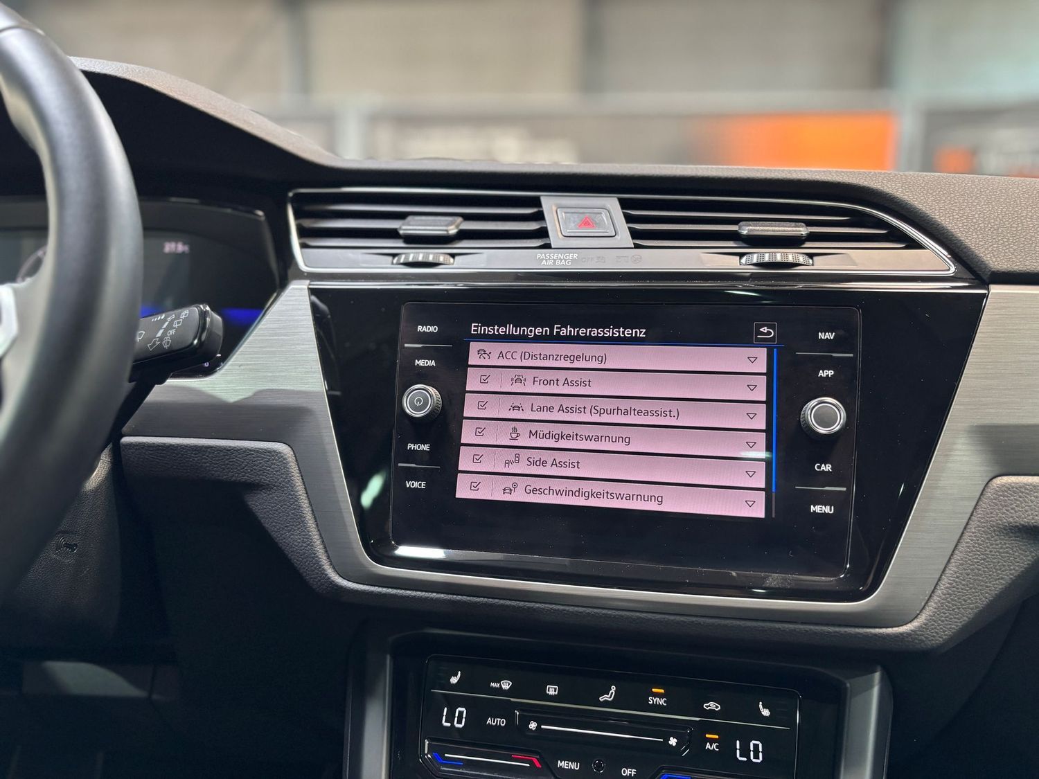 Fahrzeugabbildung Volkswagen Touran 1.5TSI 7Sitze#LED#Pano#Virtual#Kamera#ACC