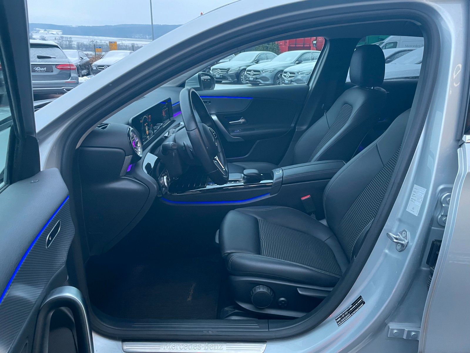 Fahrzeugabbildung Mercedes-Benz A 180 Progressive+LED+Ambiente+RFK+TotW