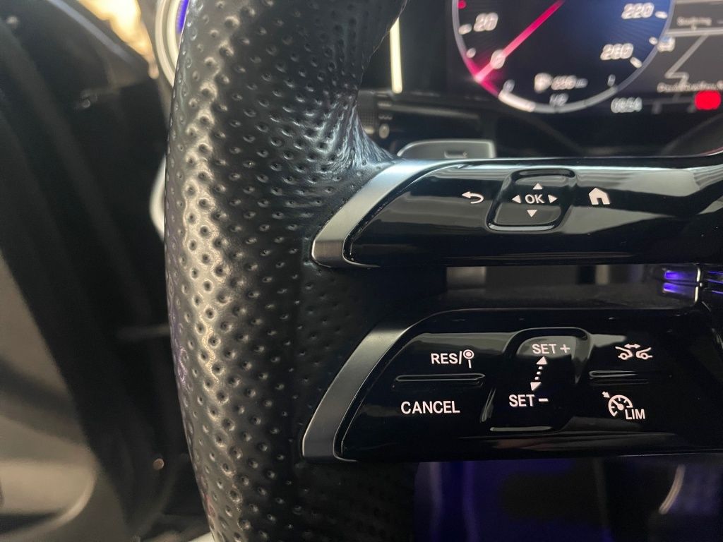 Fahrzeugabbildung Mercedes-Benz C 300 d AMG ACC SDHZ Sitzklima HUD LED Sport DAB