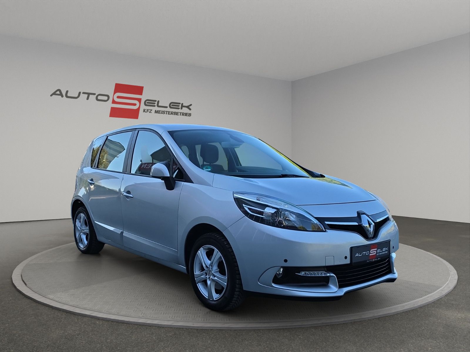 Fahrzeugabbildung Renault Scenic III Xmod Paris