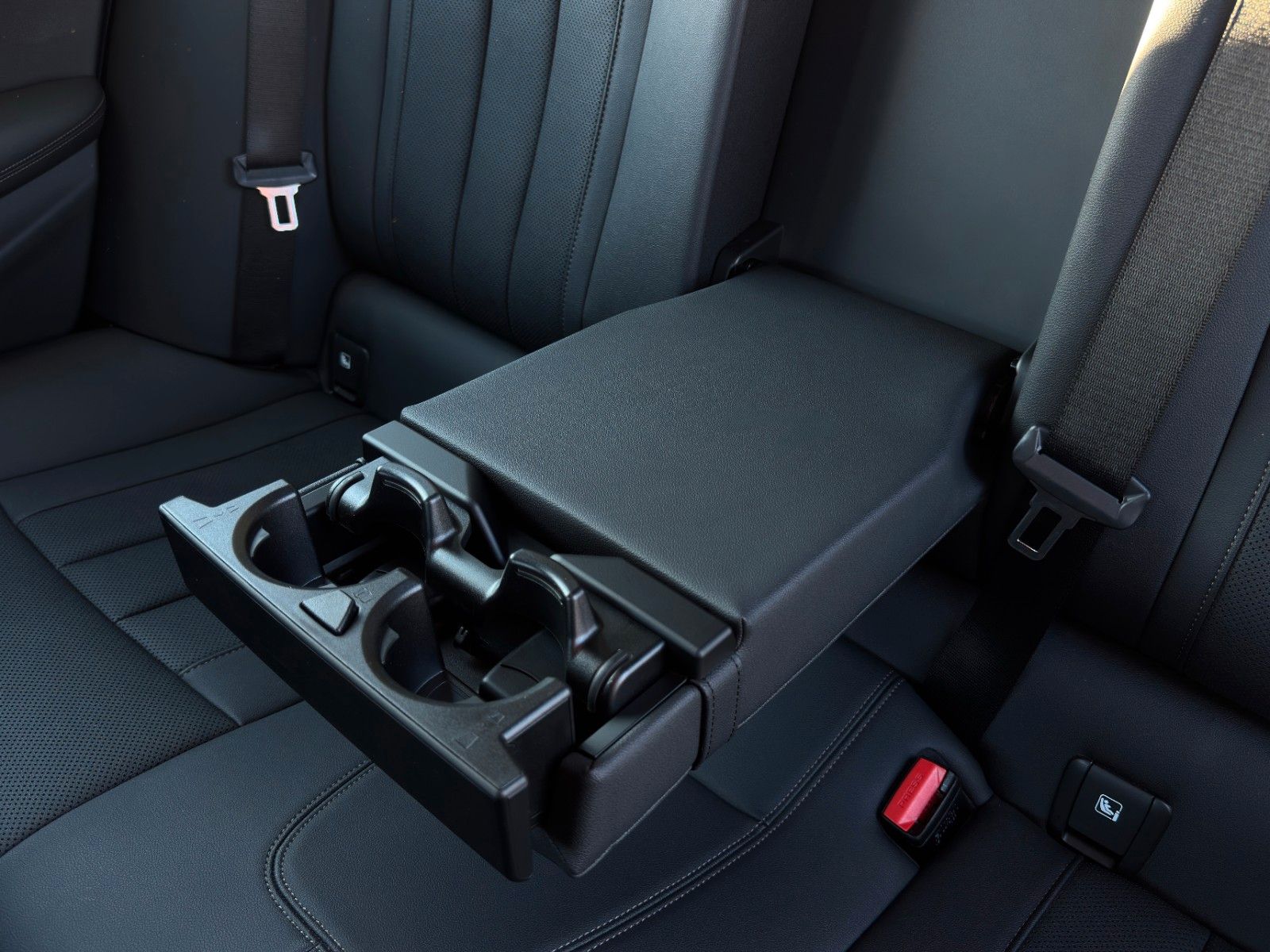 Fahrzeugabbildung BMW 530d Touring M Sport Shad HuD H&K LHZ SHZ Leder