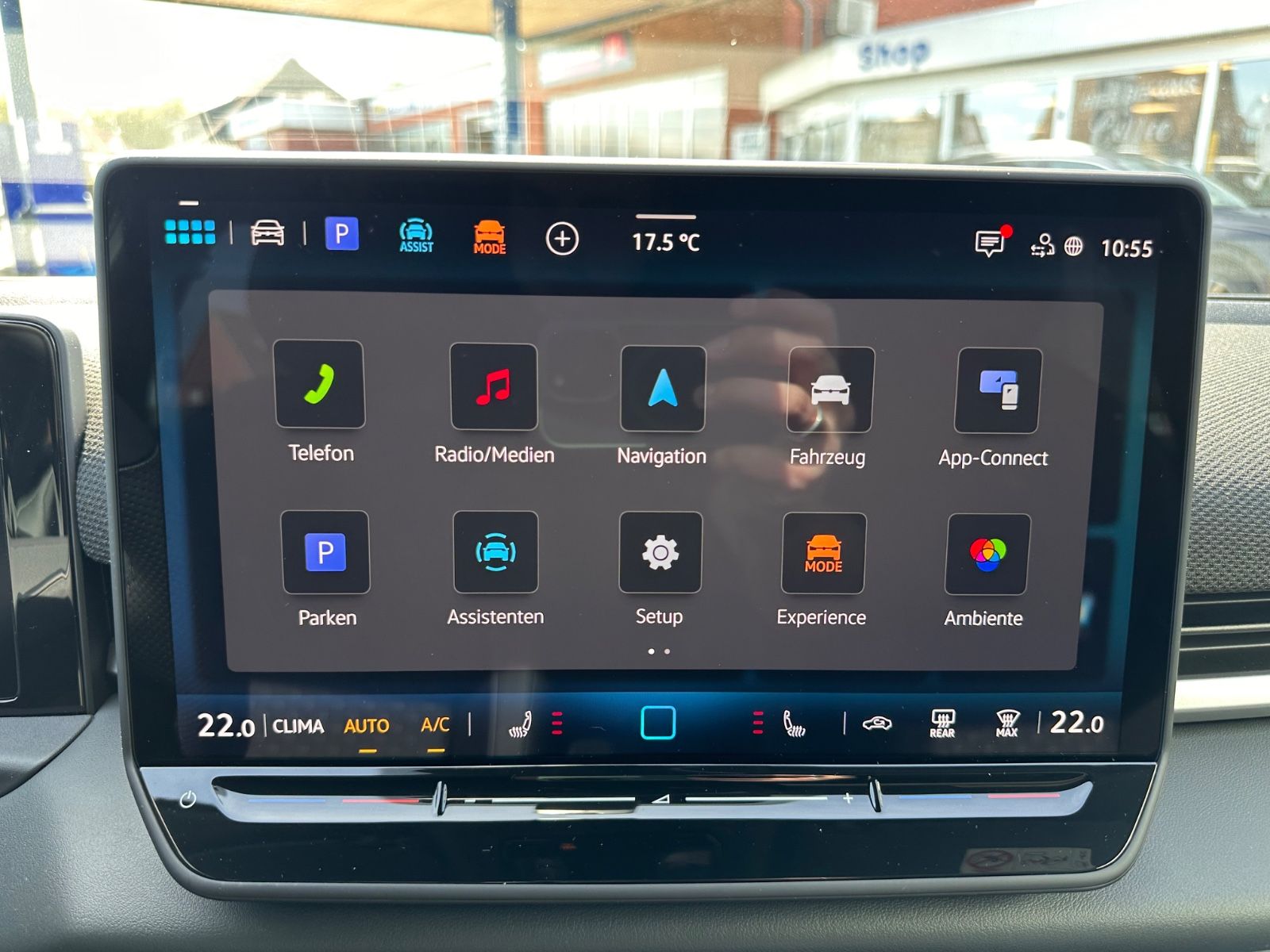 Fahrzeugabbildung Volkswagen T-Roc R Line 1.5 eTSI DSG APP/ACC/AHK/LED/eHeck