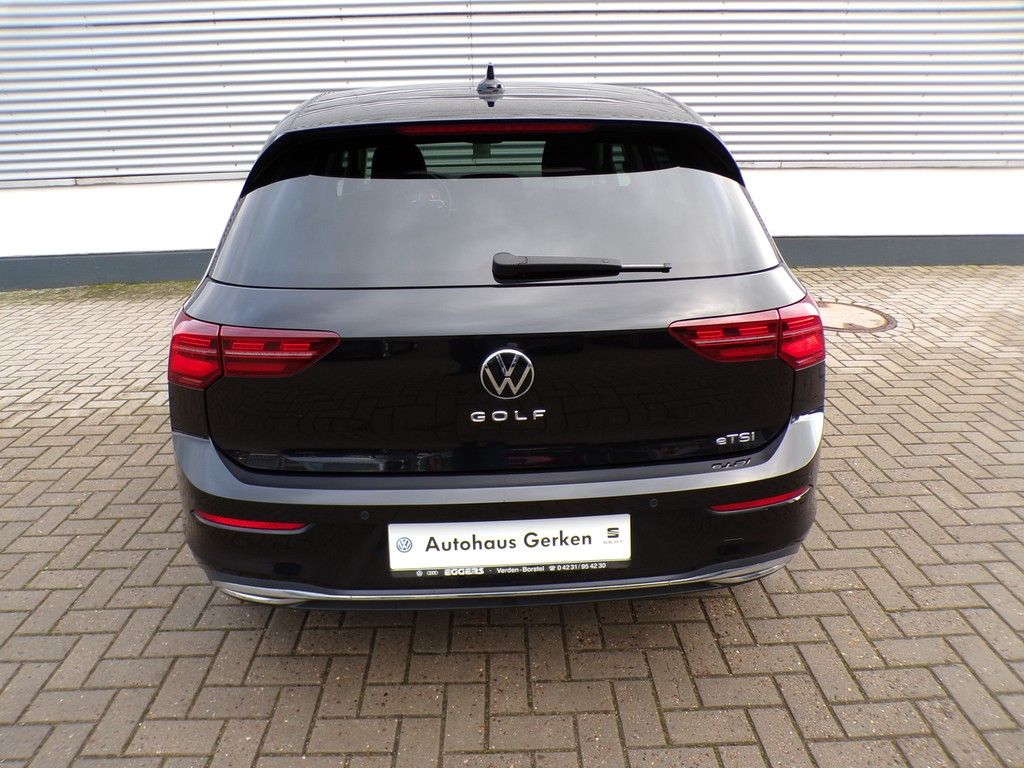 Fahrzeugabbildung Volkswagen Golf VIII 1.5 eTSI DSG Active *AHK*Matrix*NAVI*A