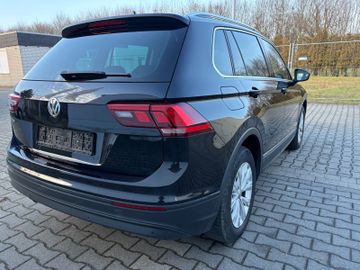Volkswagen Tiguan - 9
