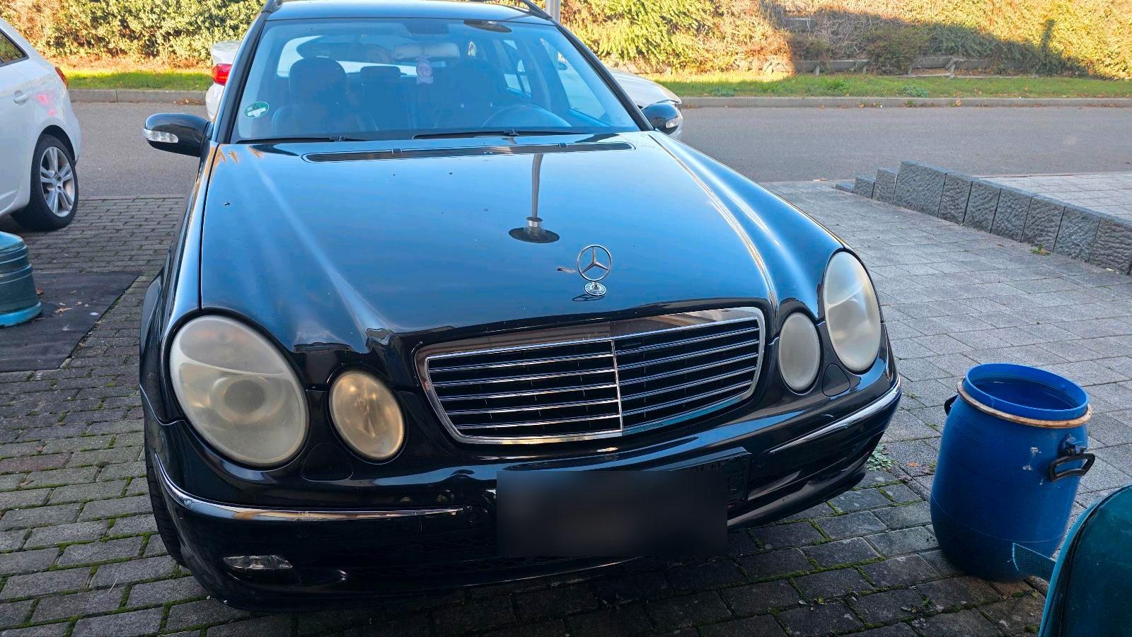 Mercedes-Benz E280 2008 — rear view