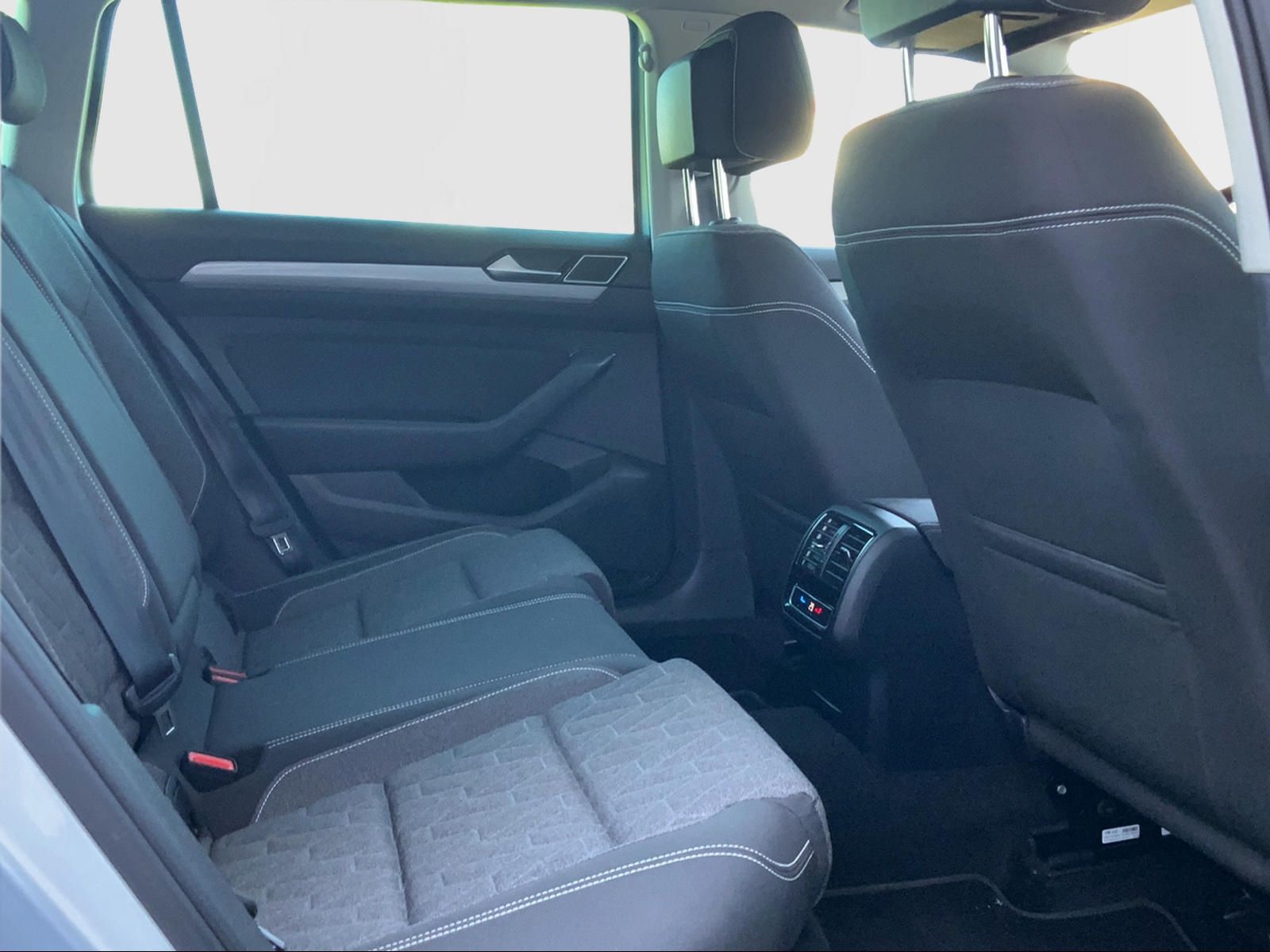 Passat Variant 1.5 TSI Business RFK,SHZ,NAV, LED