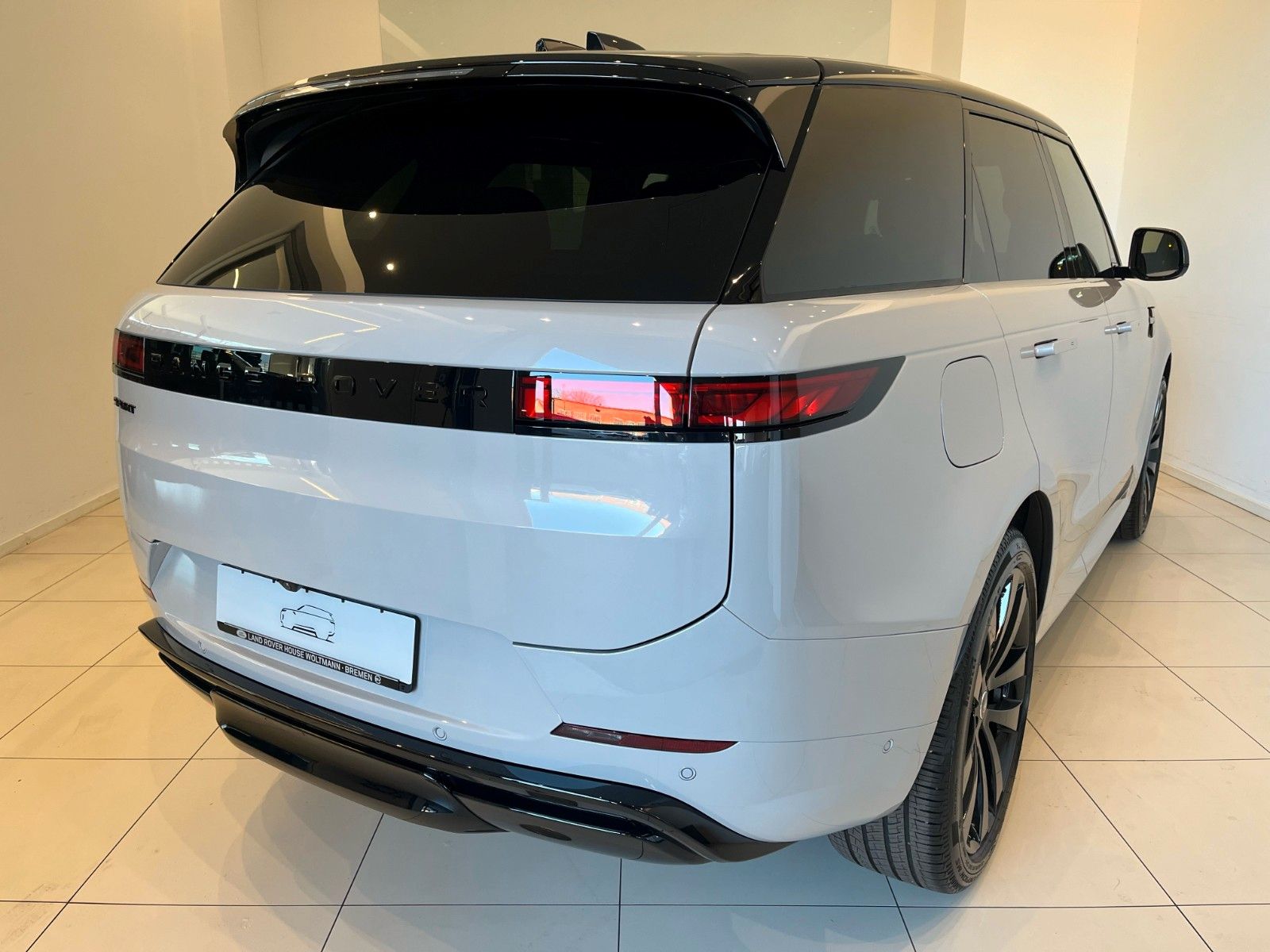 Fahrzeugabbildung Land Rover Range Rover Sport  D300 Dyn.HSE AHK & Black Pack