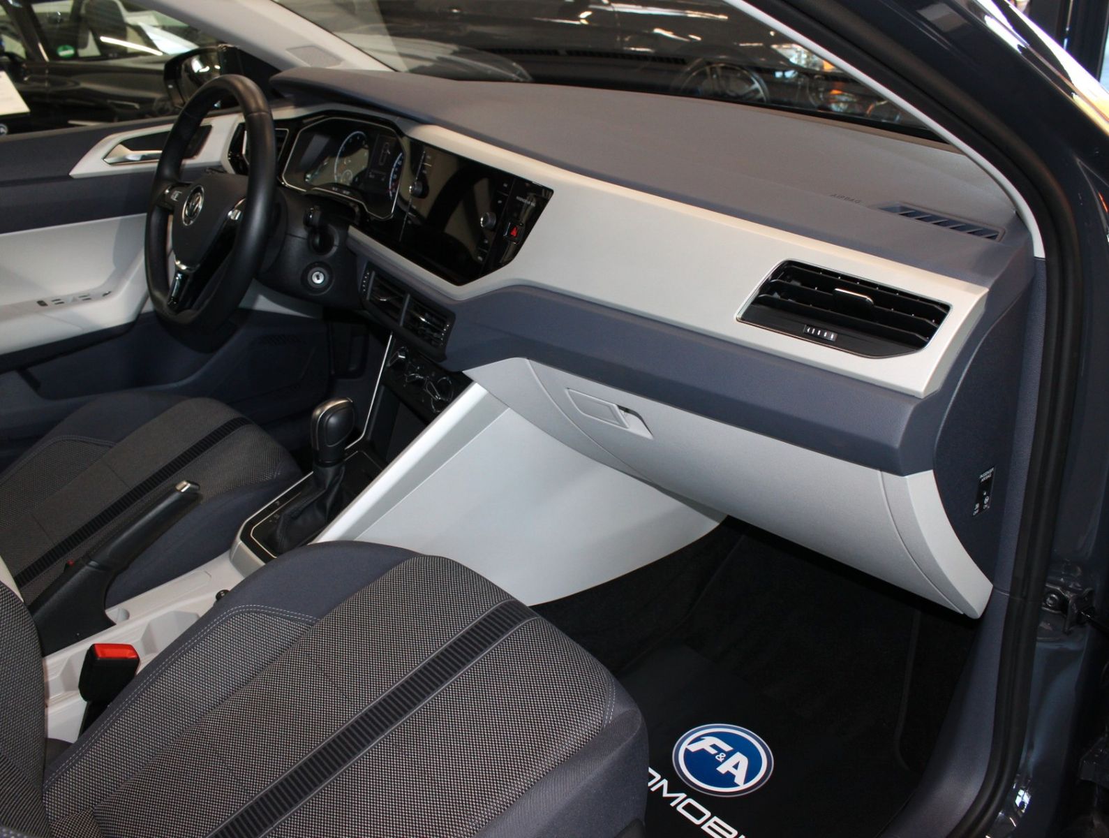 Fahrzeugabbildung Volkswagen Polo VI Highline DSG*1.Hand*MWST*