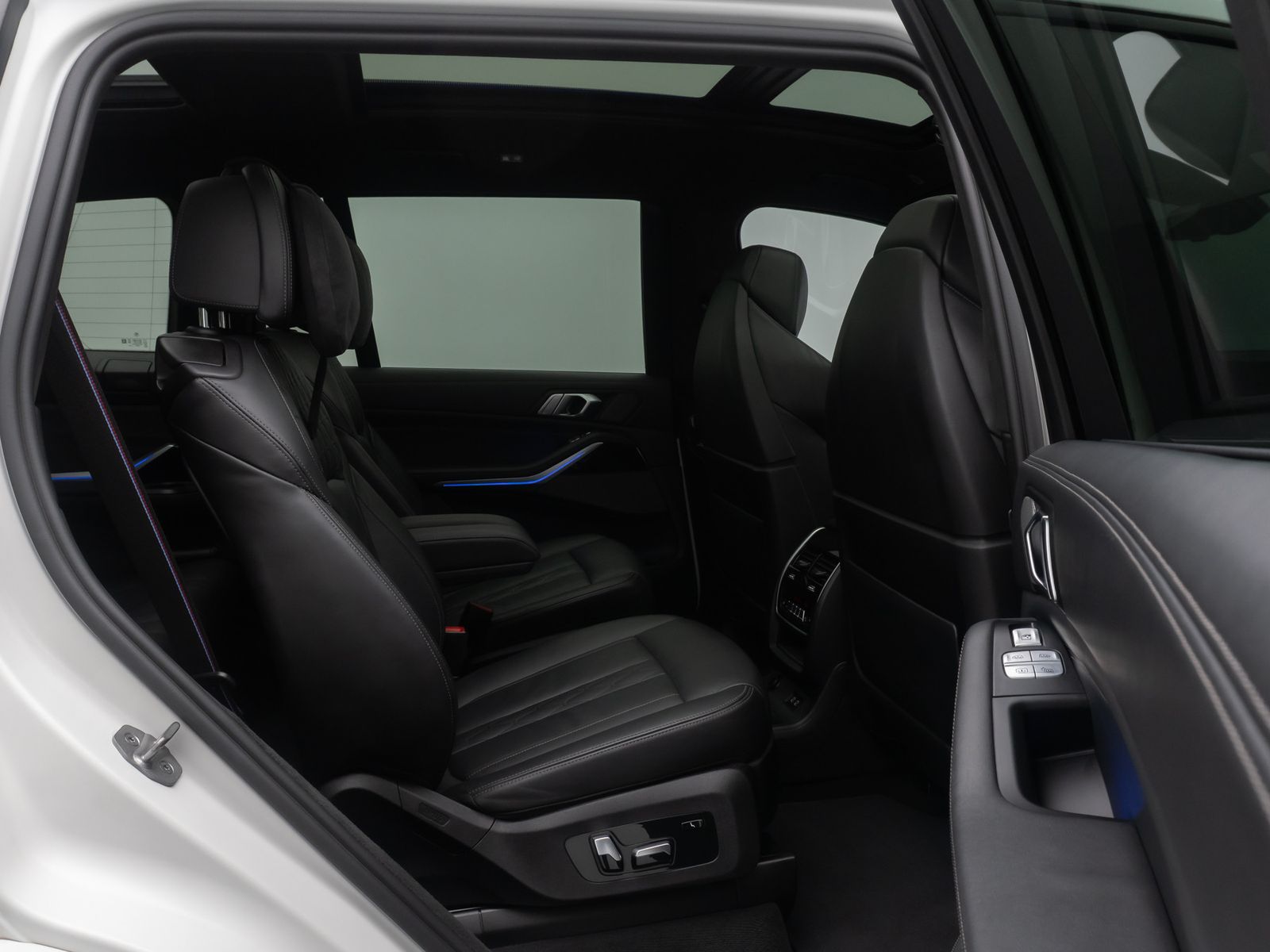 Fahrzeugabbildung BMW X7 M60i xD 360°SkyLounge Individual-Voll 23Zoll