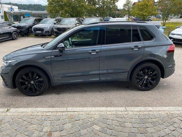 Volkswagen Tiguan R-Line/20"/Pano/AHK/Matrix/"Black Style"