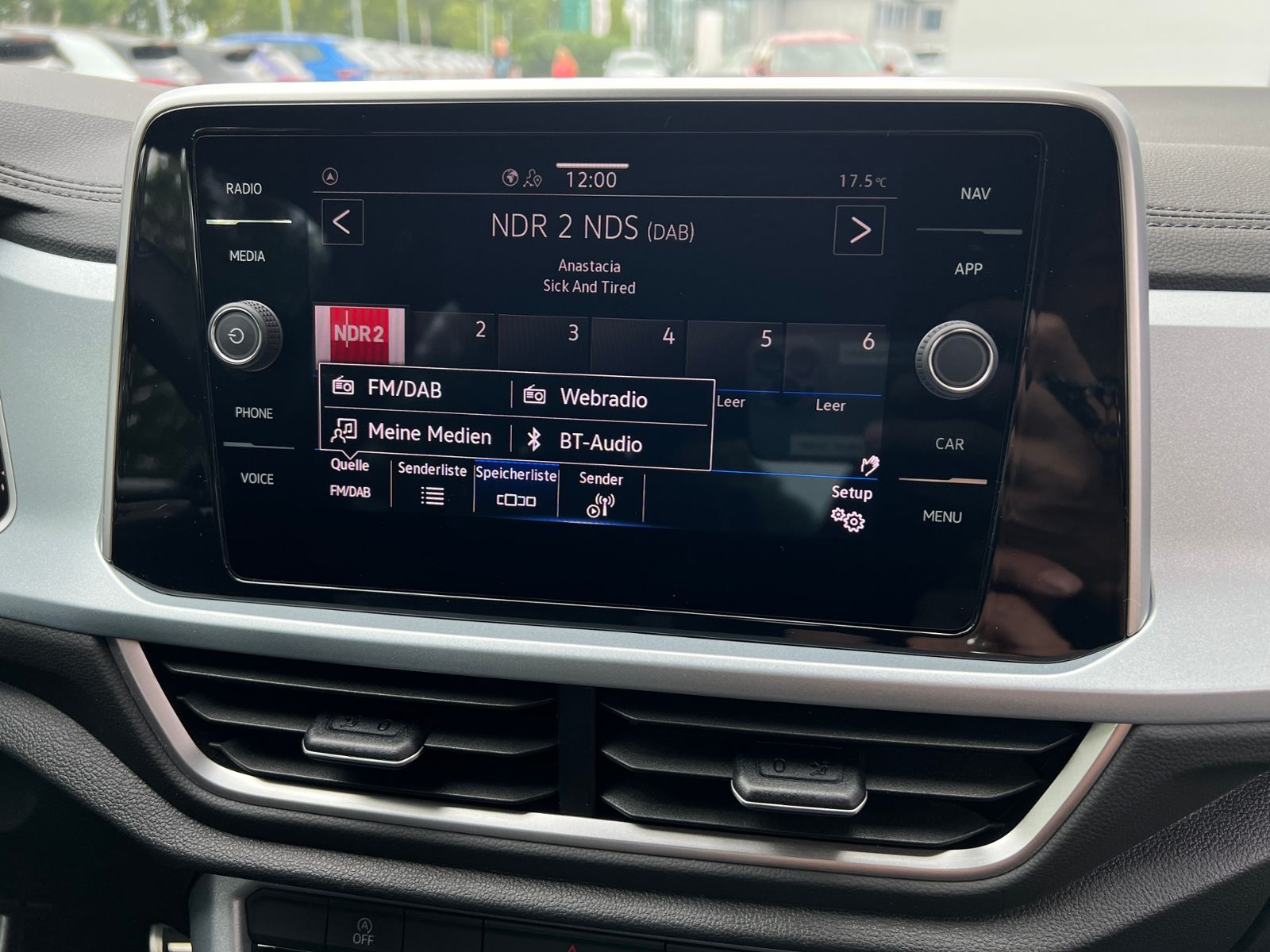 Fahrzeugabbildung Volkswagen T-Roc GOAL 2.0 TDI DSG *AHK, LED, "Plus"-Paket,