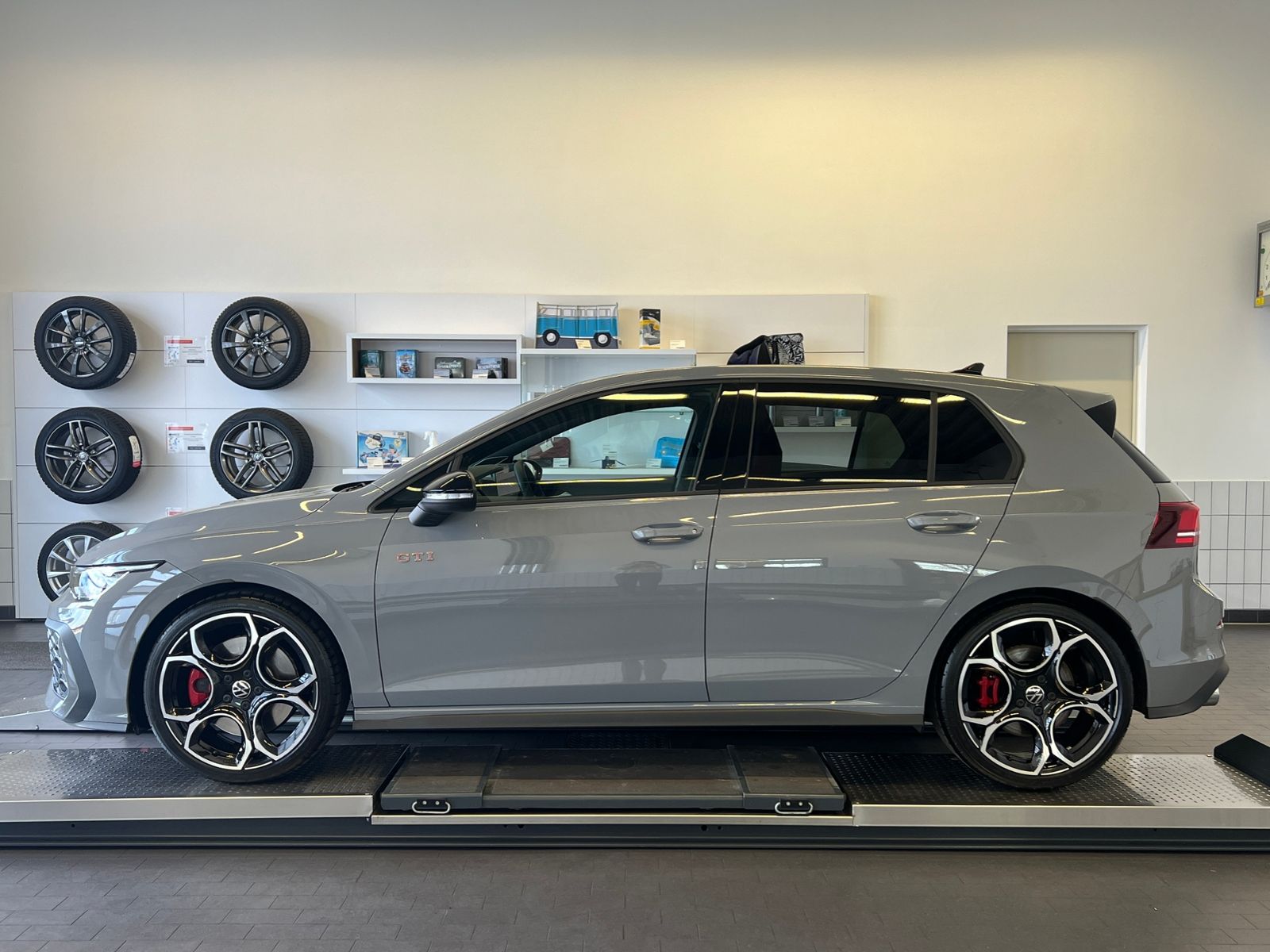 Fahrzeugabbildung Volkswagen Golf VIII GTI 2.0 TSI DSG *AHK, LED, Black Style