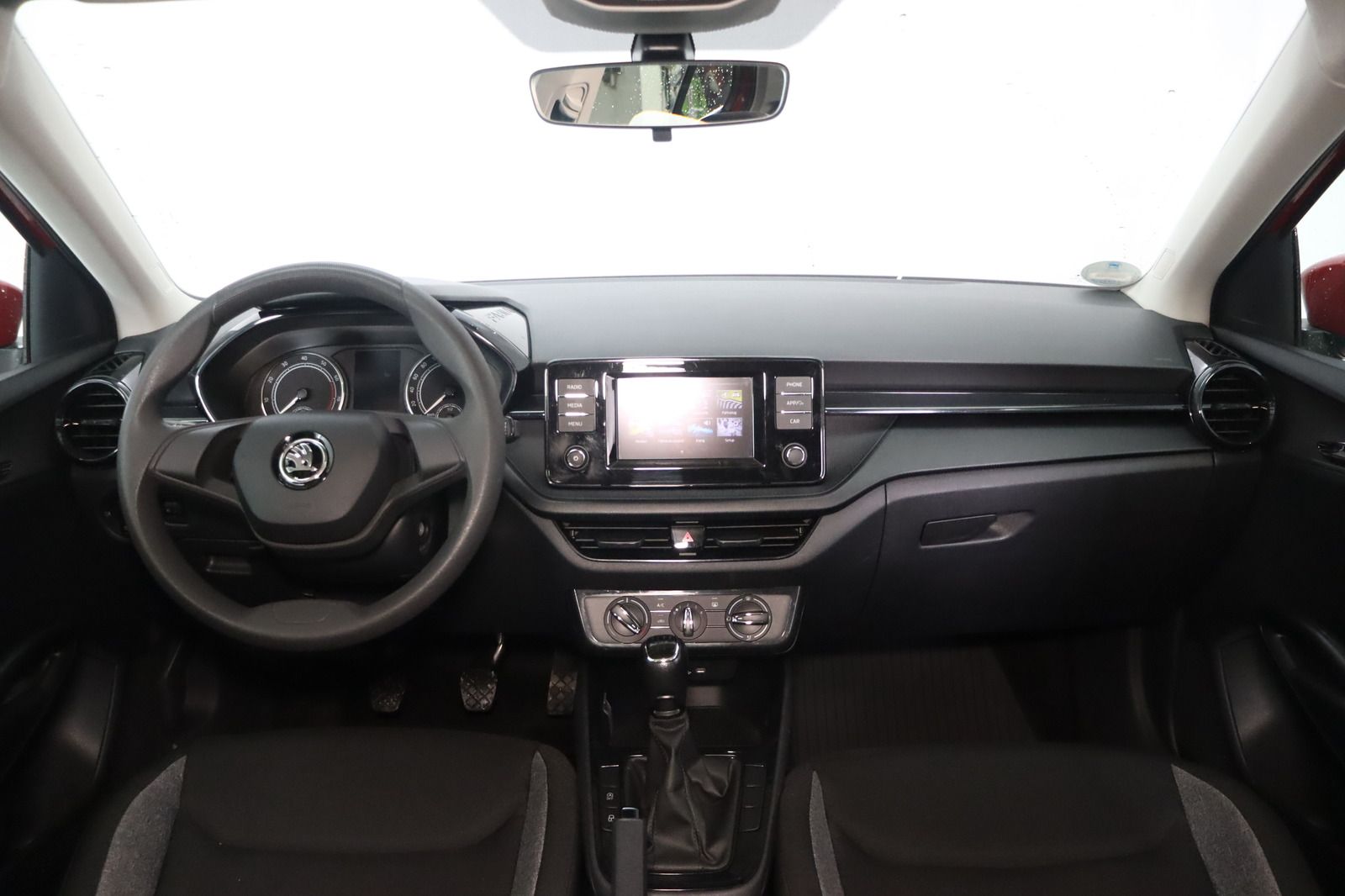 Fahrzeugabbildung SKODA Fabia 1.0 MPi * 1.Hd * LED * Klima