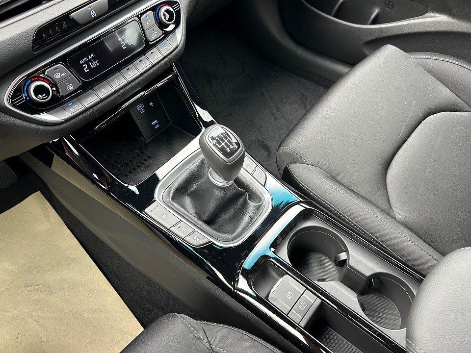 Fahrzeugabbildung Hyundai i30 MY25 1.5T 48V ADVANTAGE LED+NAVI 5J-GARANTIE