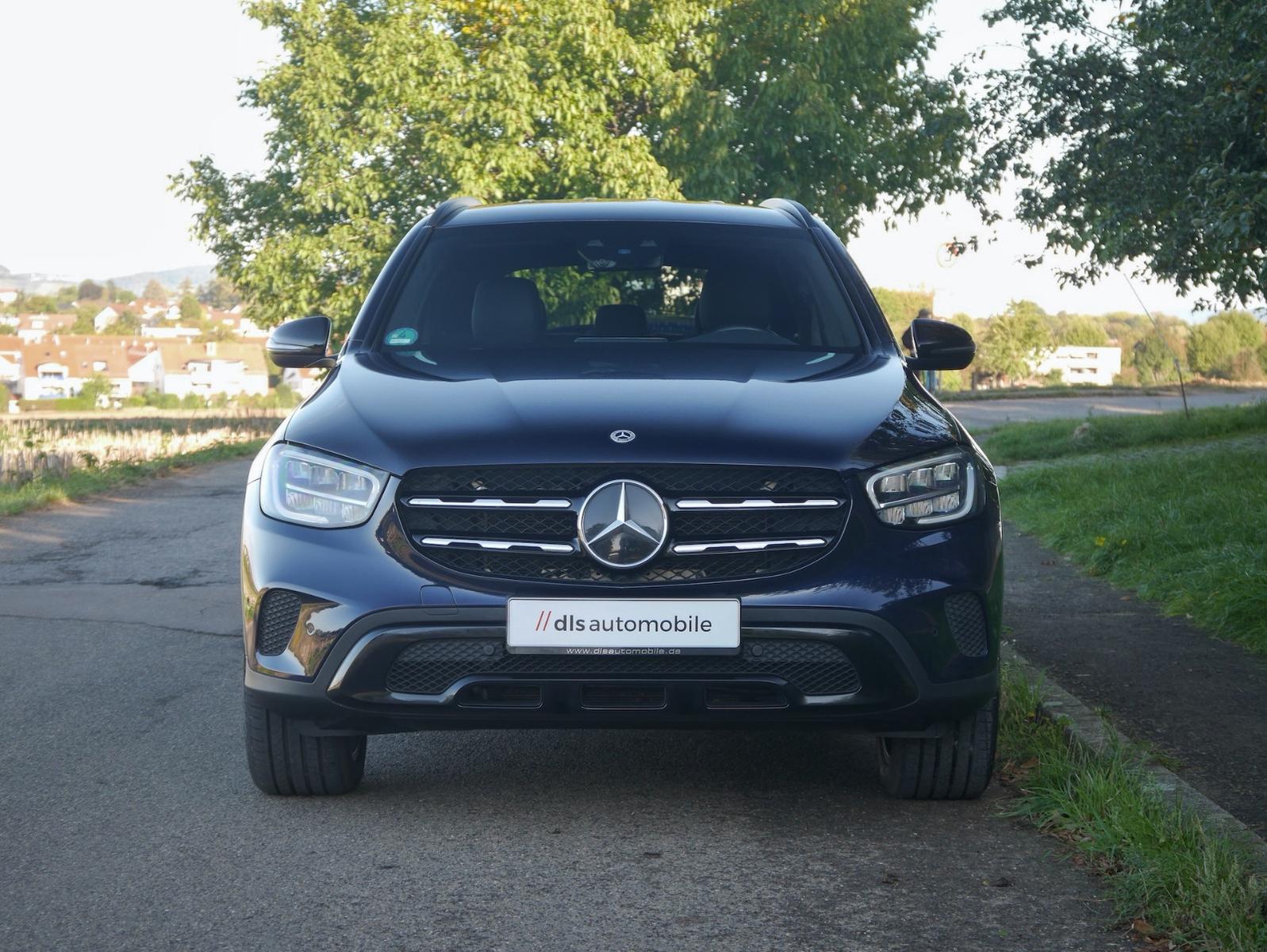 Mercedes-Benz GLC 300 e 4Matic Plug-In-Hybrid//AMG Line