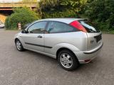 Ford Focus 1.6 Ghia Automatik Klima - Ford Focus mit Benzin-Antrieb: Limousine, 1.6