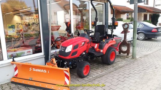 Andere KIOTI CS2510 Winterdiensttraktor mit Schneeschil