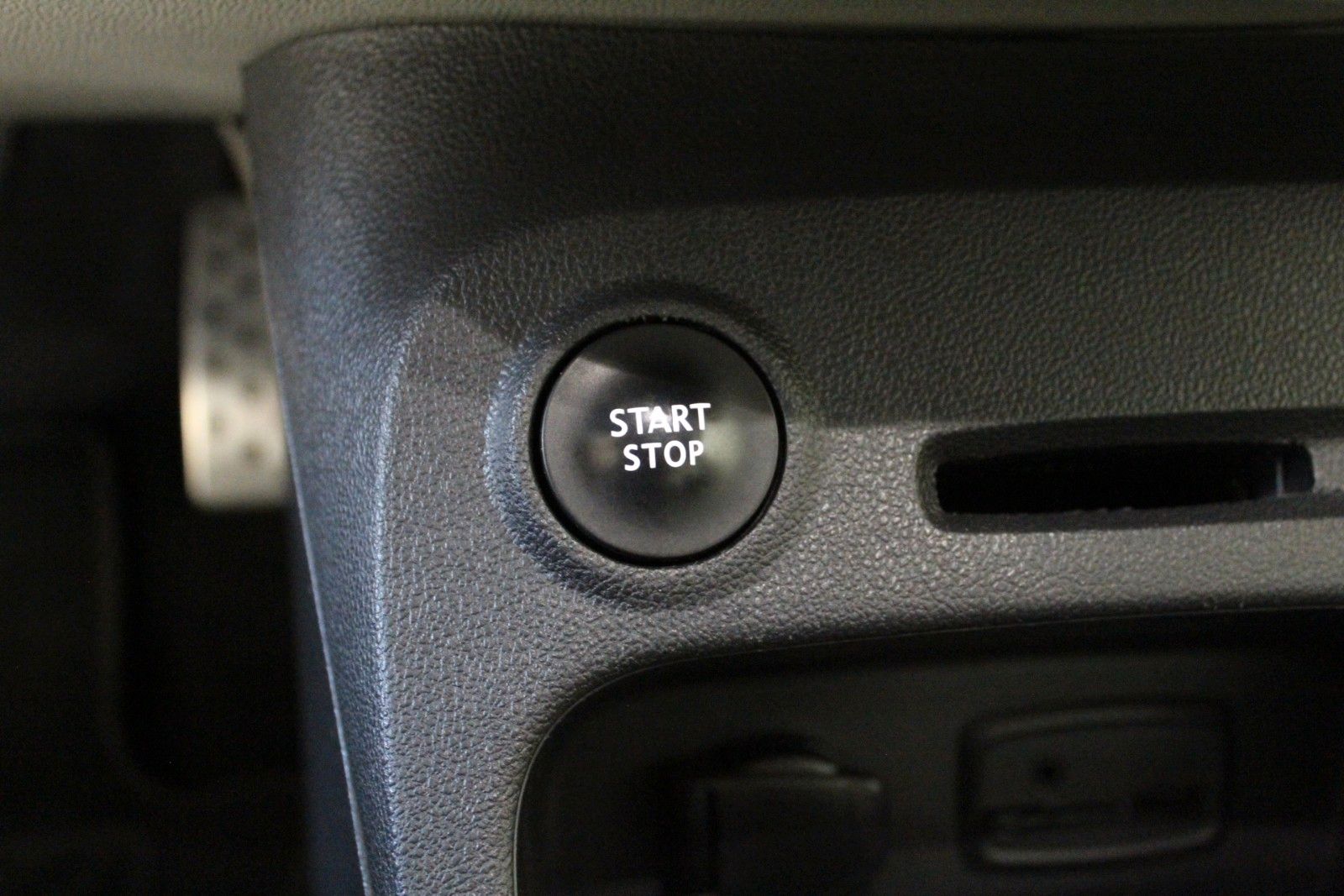 Fahrzeugabbildung Renault Captur TCe 120 EDC *Initiale Navi*Automatik*